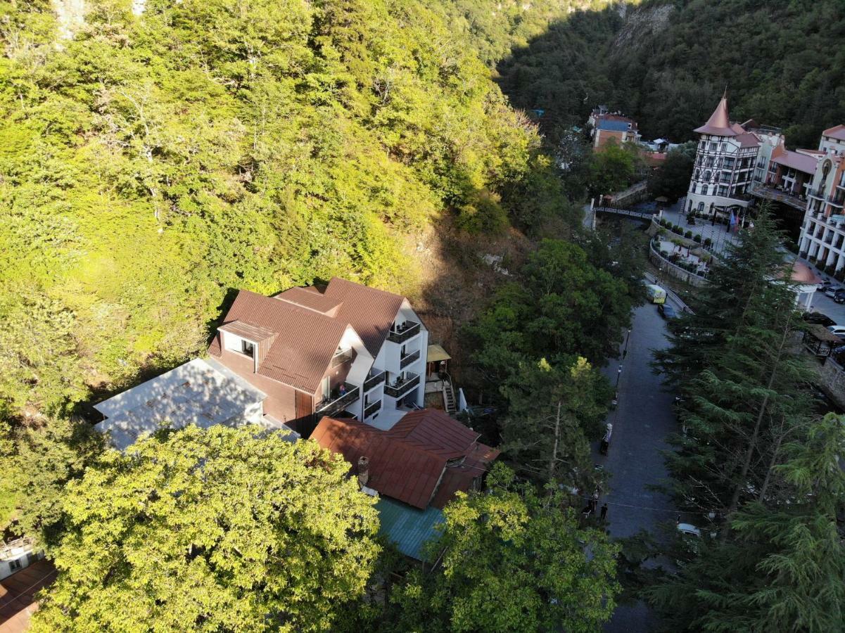 Borjomi Underwood Hotell Eksteriør bilde
